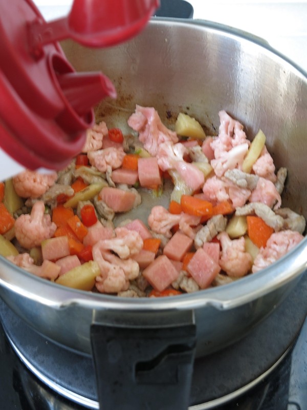 泡菜炒肉步骤7