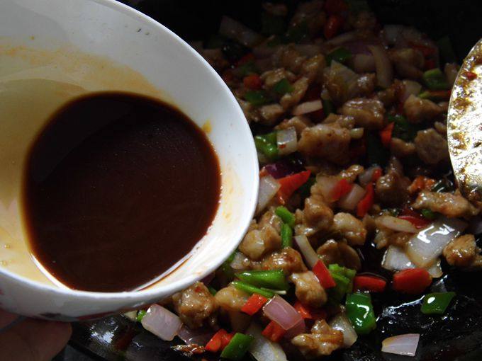 三蔬小炒肉丁步骤9