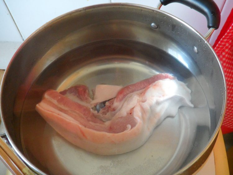 年糕回锅肉步骤1