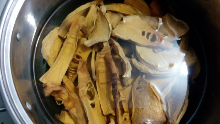竹笋烧肉步骤1