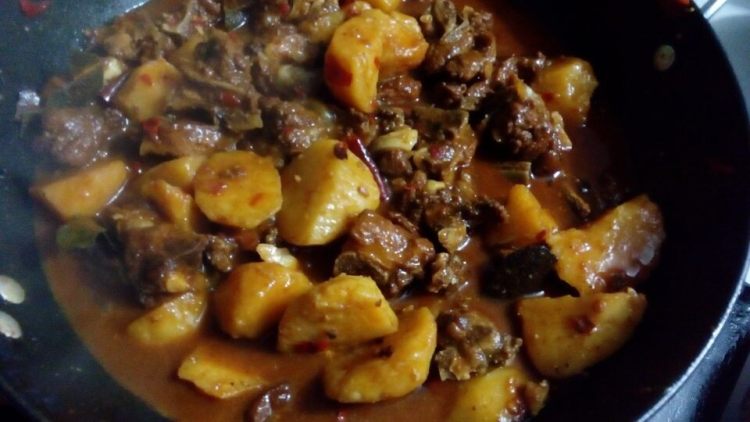 土豆烧排骨步骤9