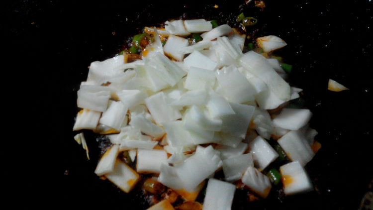 白菜梆子烩豆腐步骤5