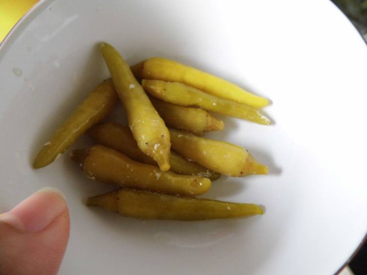 水煮黄辣丁步骤3