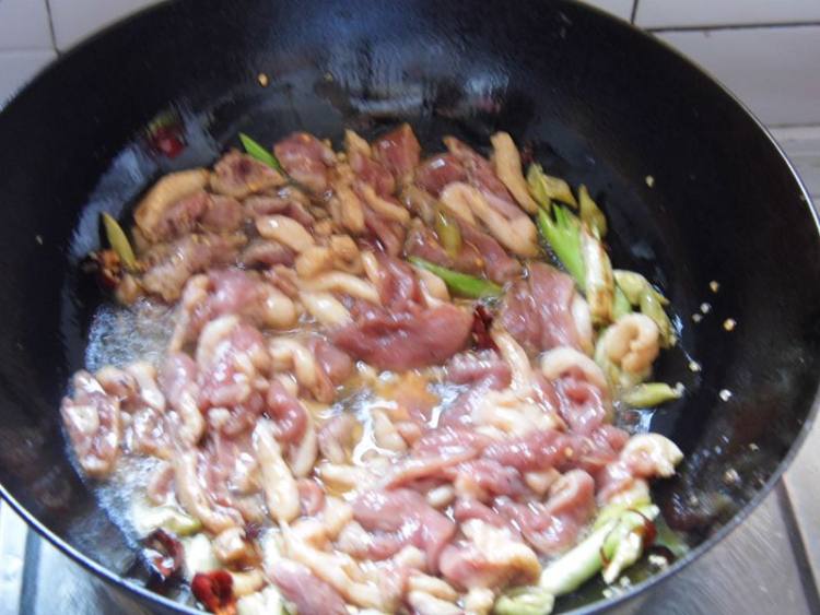 野山椒炒鸭肉步骤7