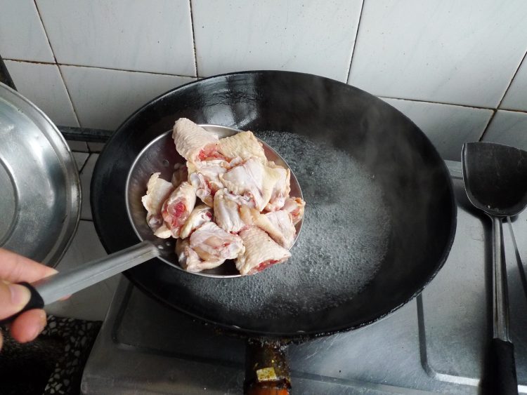 剁椒蒸鸡翅步骤3