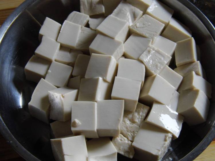 红烧肉末豆腐步骤2