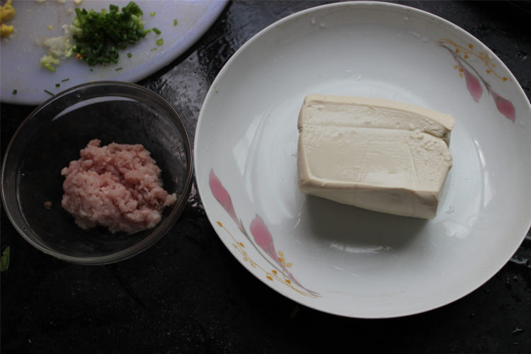 麻辣嫩豆腐步骤1