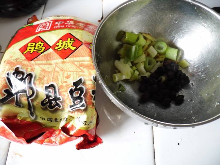 肉丁麻婆豆腐步骤3