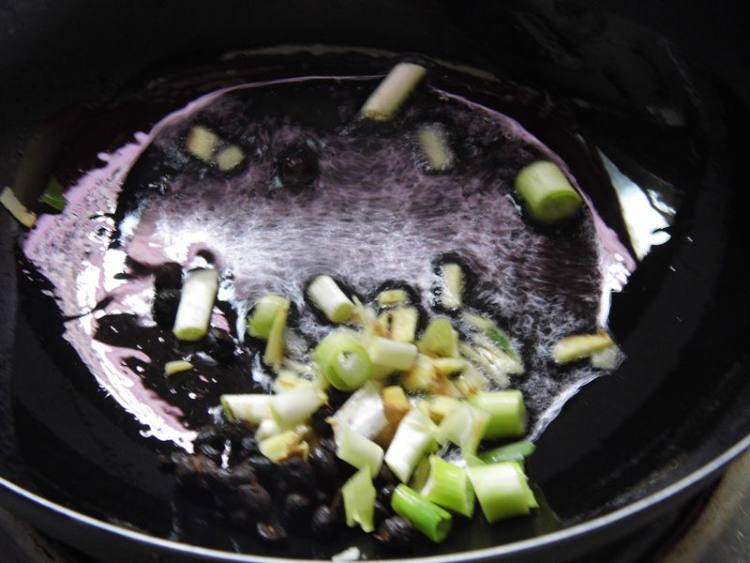 肉丁麻婆豆腐步骤6