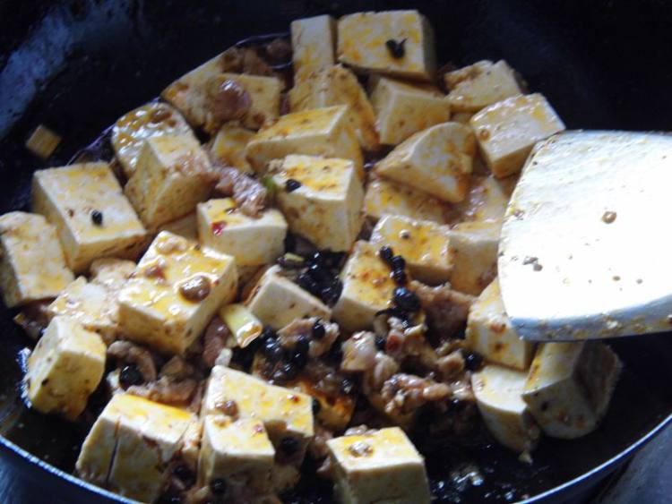 肉丁麻婆豆腐步骤9