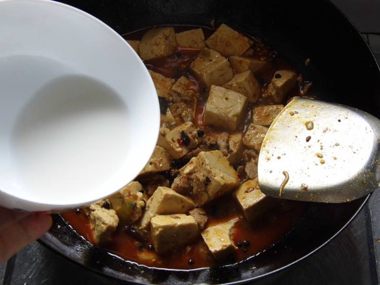 肉丁麻婆豆腐步骤10