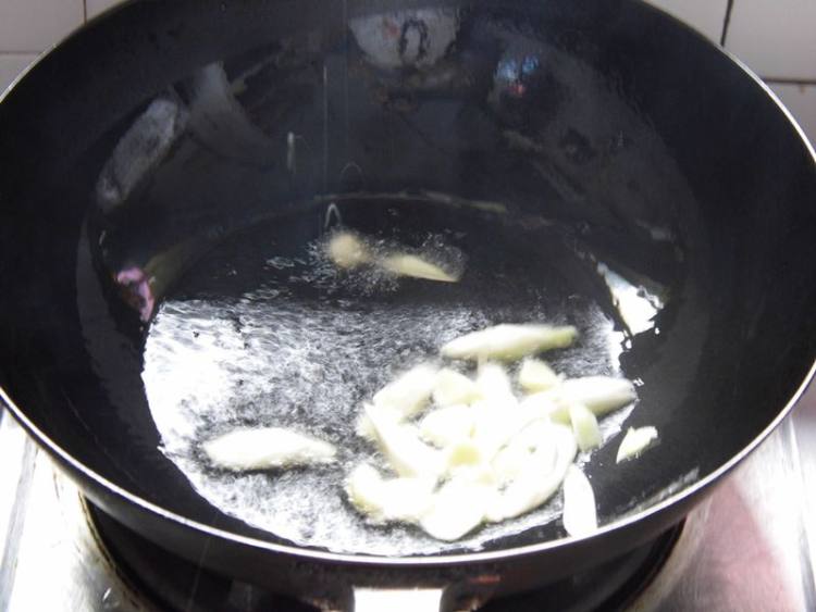 泡菜回锅肉步骤6