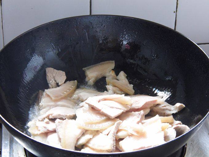 豆豉尖椒回锅肉步骤6