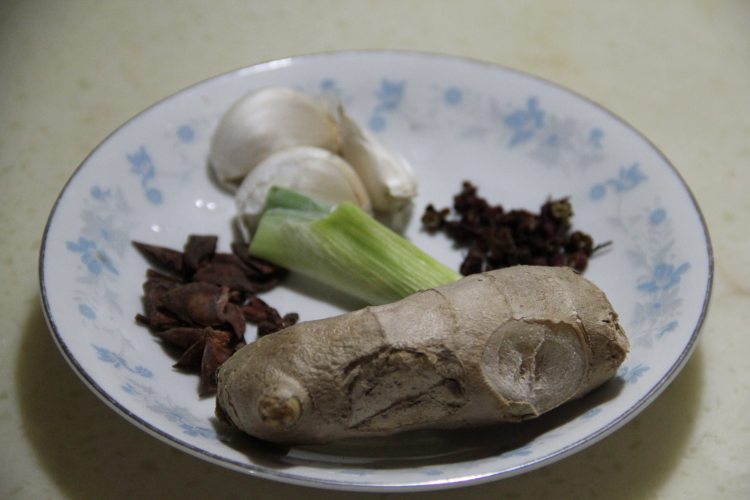 香辣手撕鸡步骤2