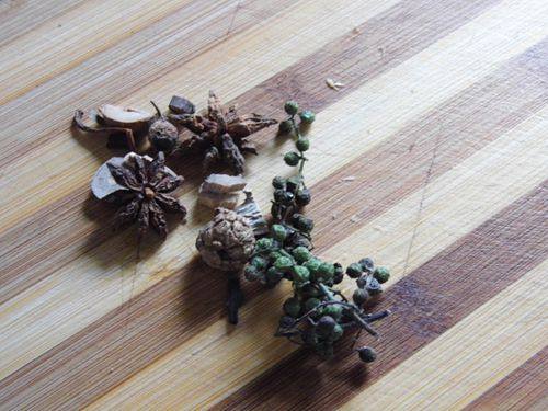 丁香口蘑焖鸭步骤4