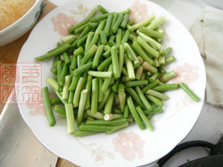 蒜苔回锅肉步骤2