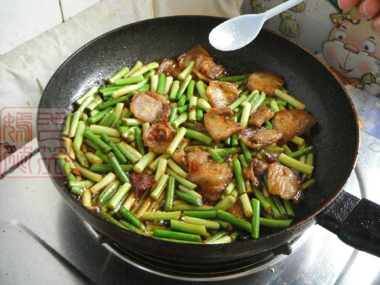 蒜苔回锅肉步骤10