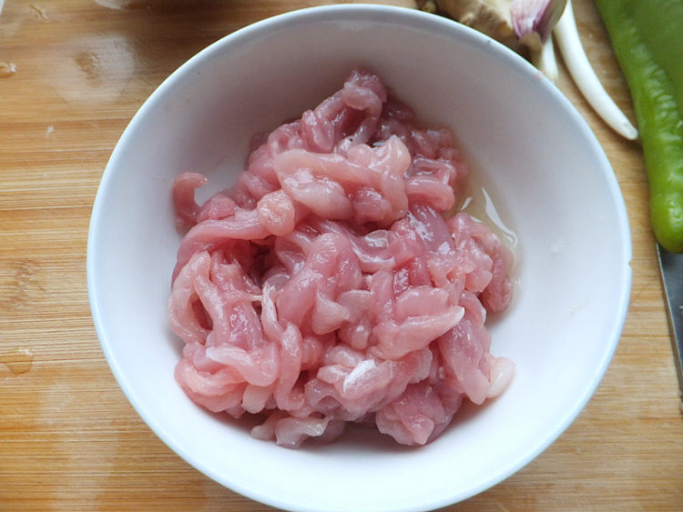 舌尖2美食 鱼香肉丝步骤3