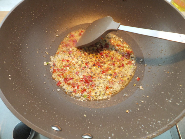 舌尖2美食 鱼香肉丝步骤11