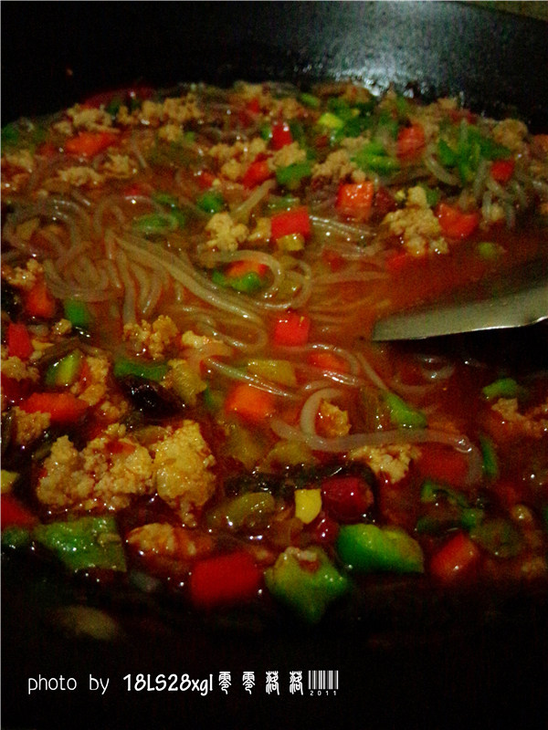 酸菜肉末煲粉条步骤15