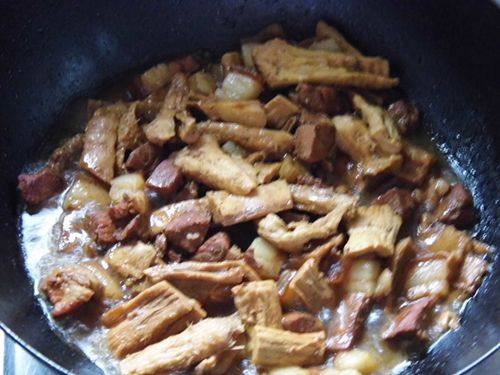 多味笋干烧肉步骤9