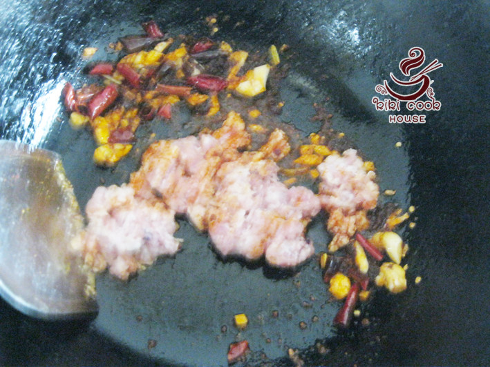 鱼香豆腐煲步骤6