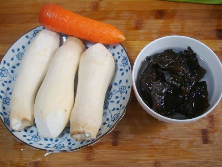 鱼香杏鲍菇步骤1