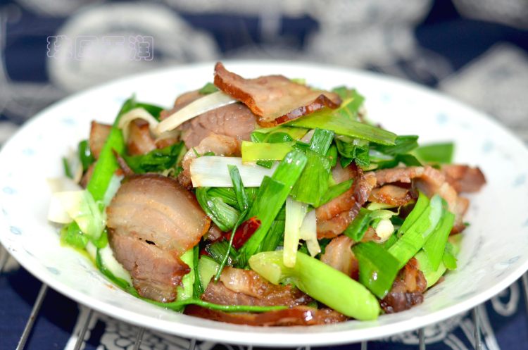 青蒜回锅腊肉步骤8
