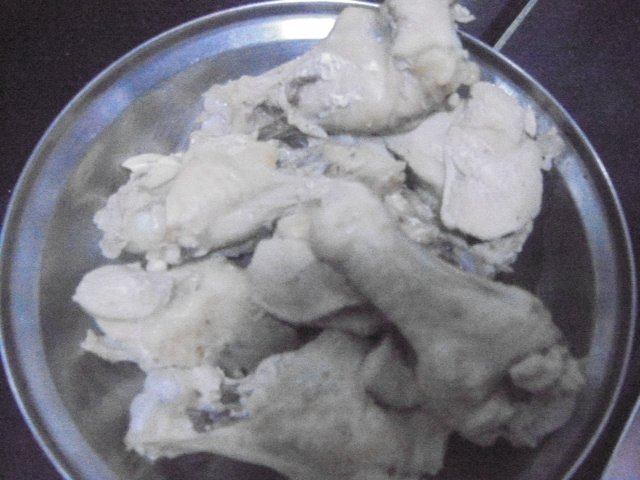 麻辣干锅鸡翅根步骤2