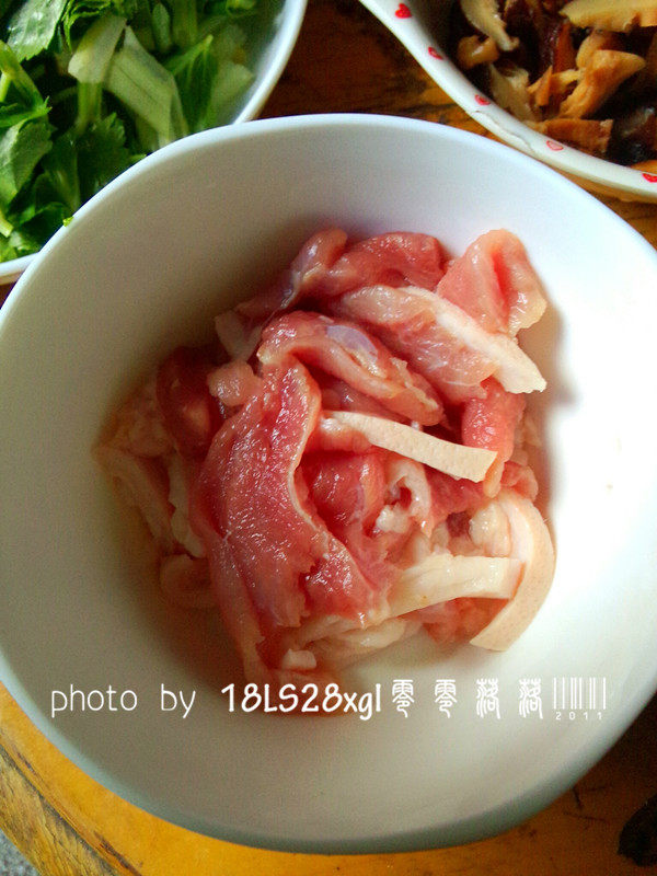 蒜苗肉片步骤2