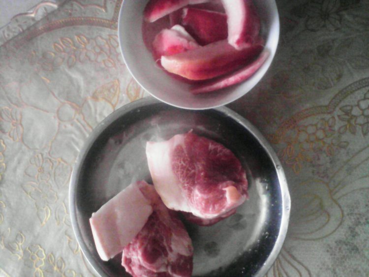 洗澡萝卜烩肉步骤1