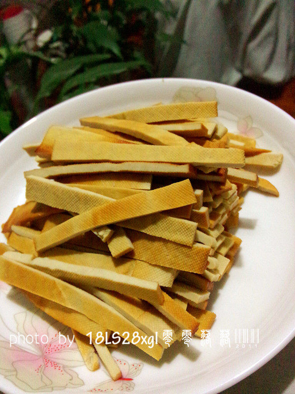 香干炒肉片步骤2