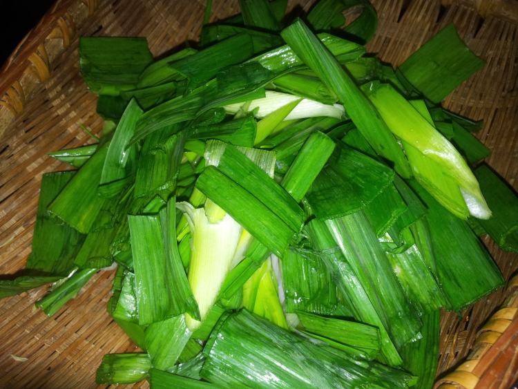 蒜苗炒盐煎肉步骤1