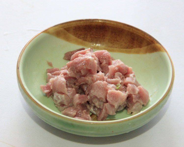 辣子肉丁步骤3