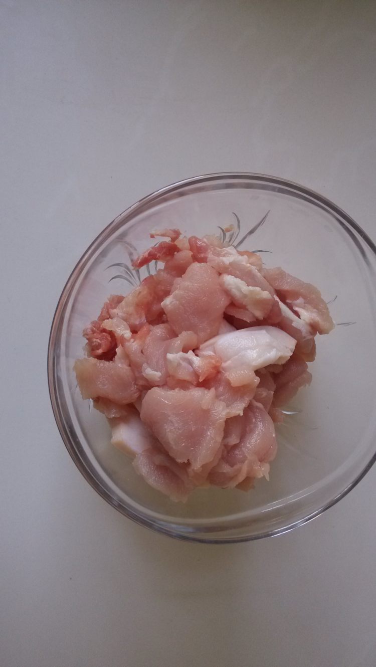 大辣椒炒肉步骤1