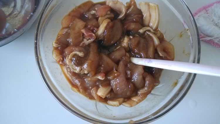 大辣椒炒肉步骤3