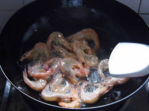 椒盐蒜蓉开背虾步骤5
