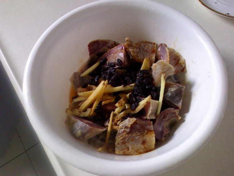 豆豉蒸腊鸭步骤3
