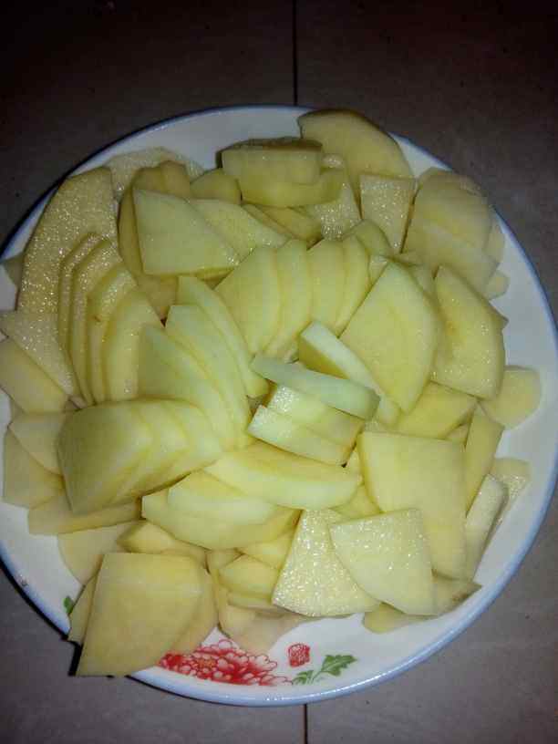 土豆烧肉步骤2