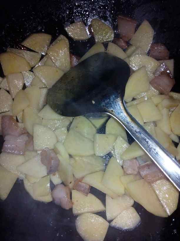 土豆烧肉步骤8