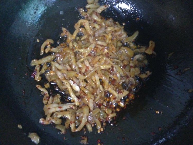 榨菜炒肉丝步骤5