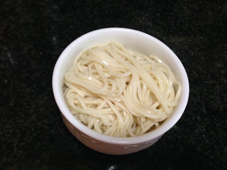 酸豆角拌面步骤8