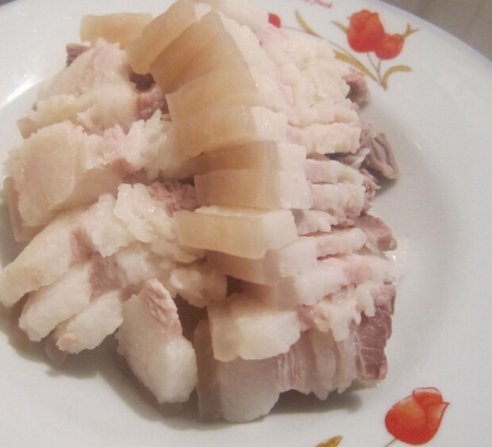 青红椒炒回锅肉步骤3