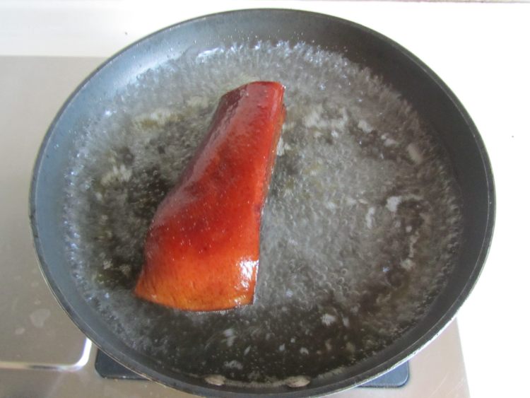 腊肉炒香干步骤1
