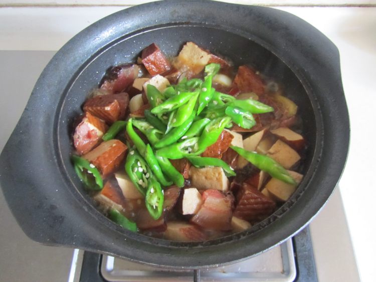 腊肉炒香干步骤8
