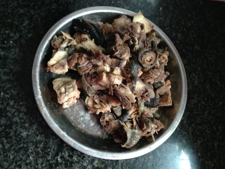 【手工美食】辣椒爆炒步骤1