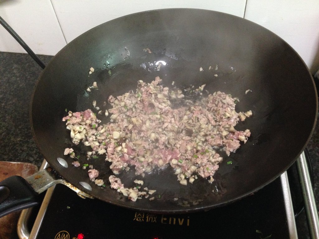 【手工美食】香菇肉末步骤4