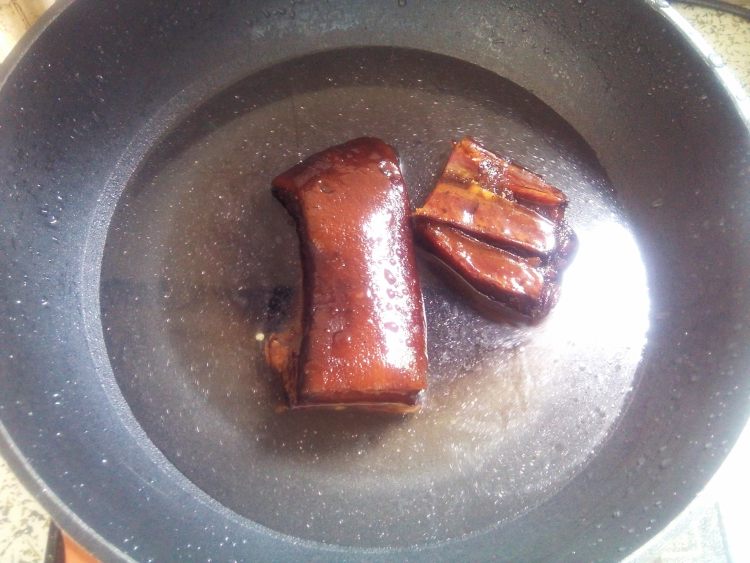 彩椒炒腊肉步骤2