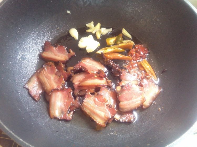 彩椒炒腊肉步骤6