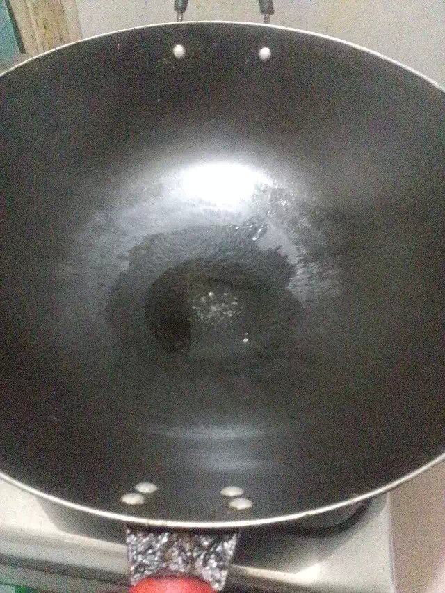 【手工美食】辣炒双丁步骤2